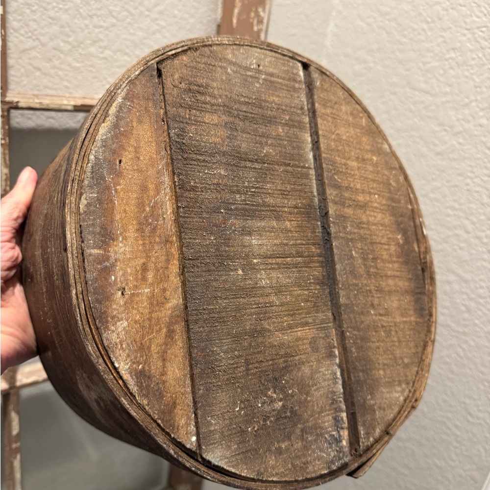 Vintage Wooden Round Box - Picture 6 of 6